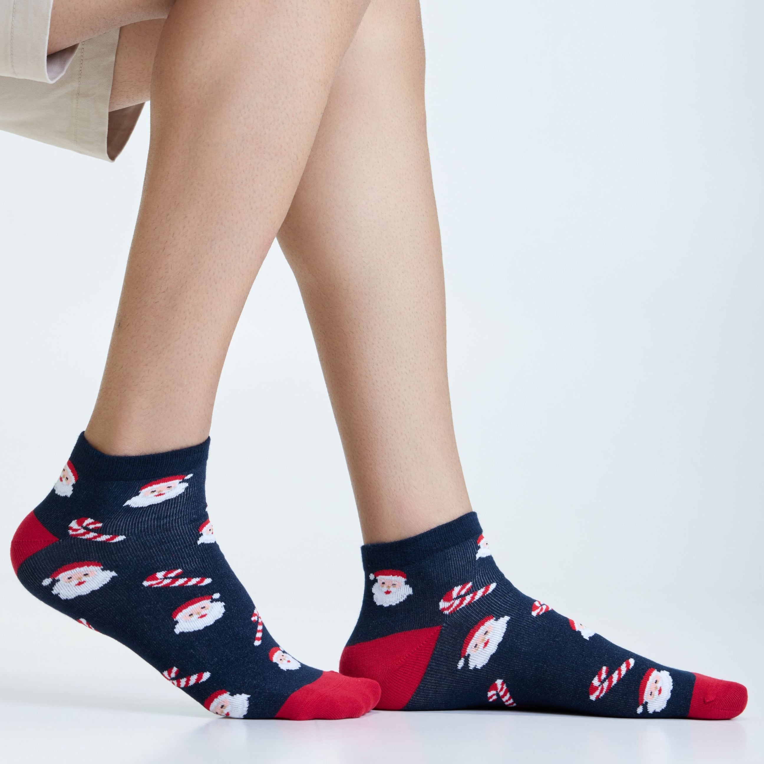 Santa’s Candy Delight Men's Ankle Socks