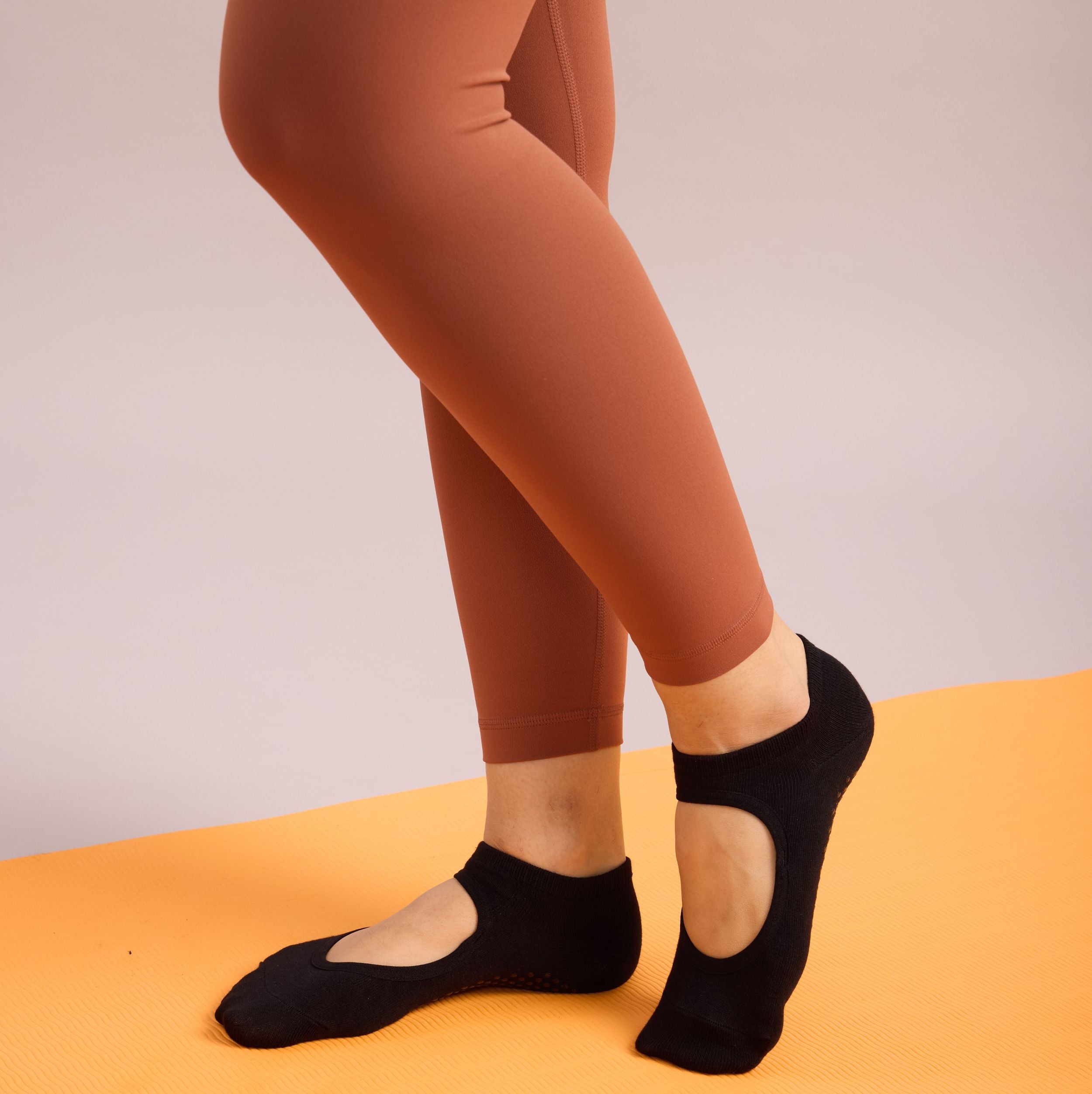 Yoga and Pilates Non-Slip Socks for Women - Black