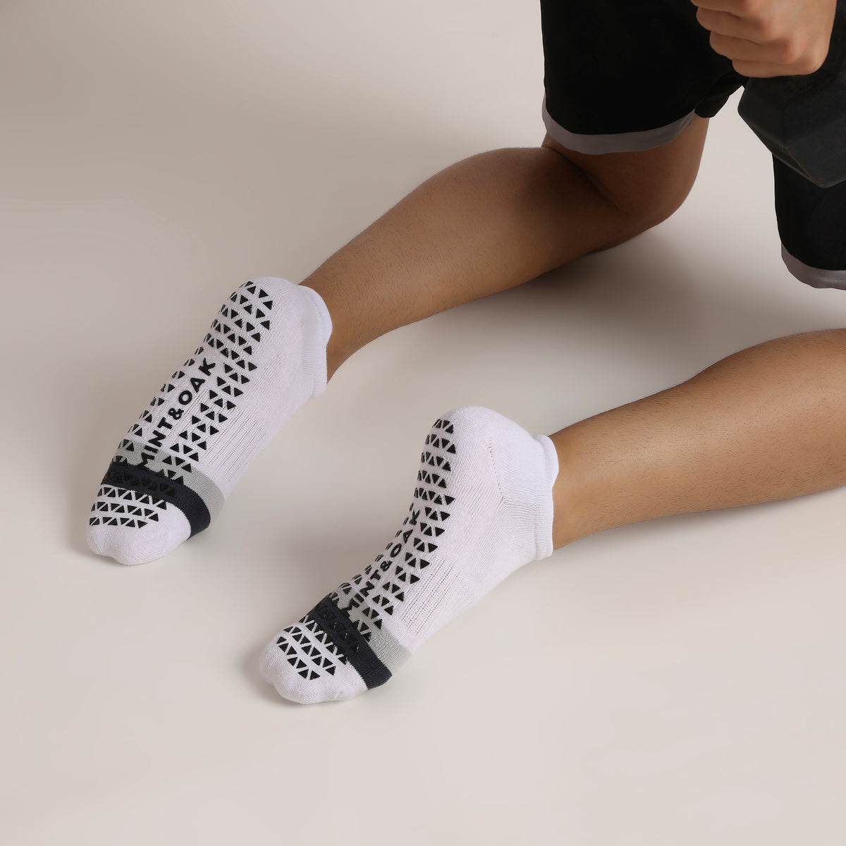 White Unisex Ankle Sports Grip Socks