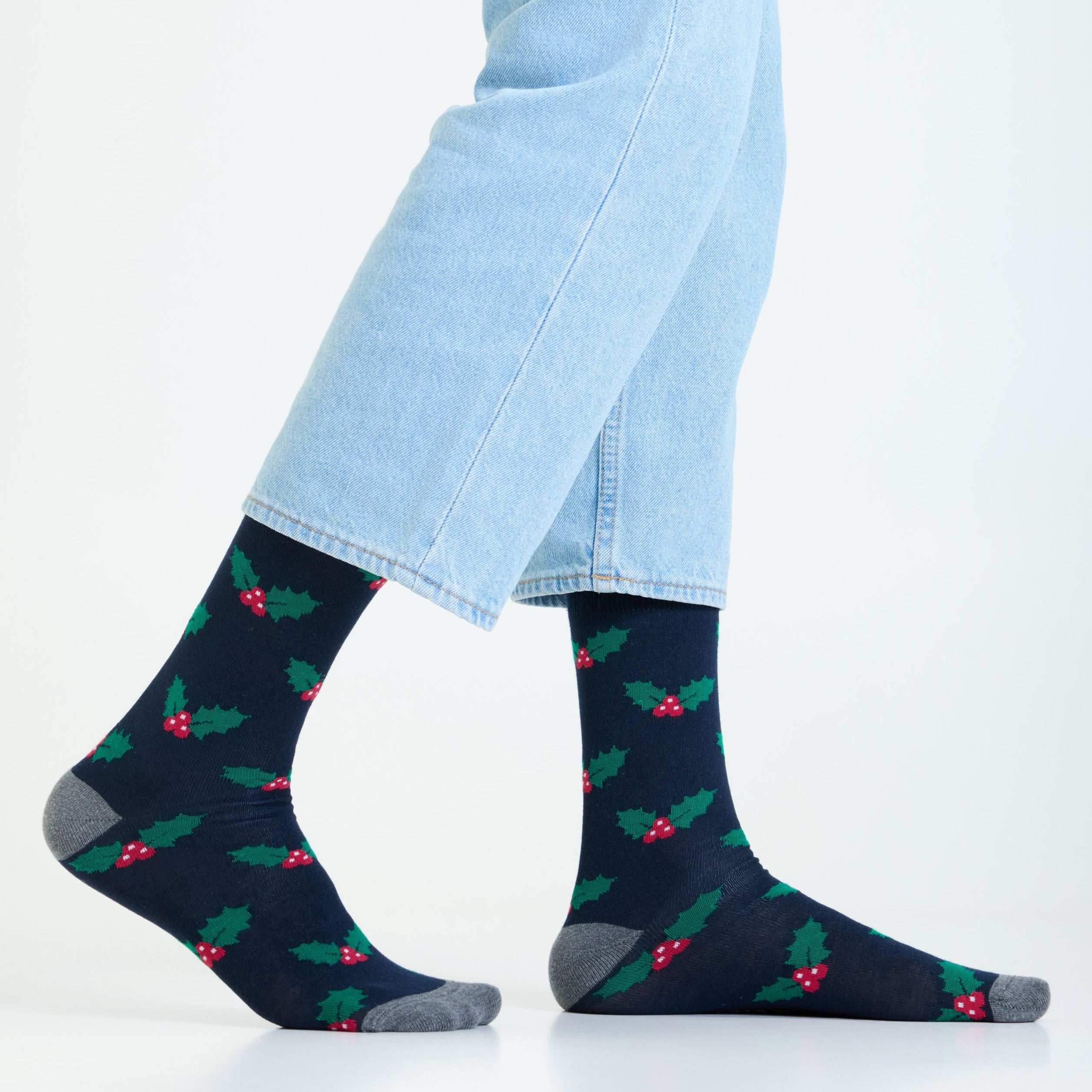 Under The Mistletoe Men's Crew Socks