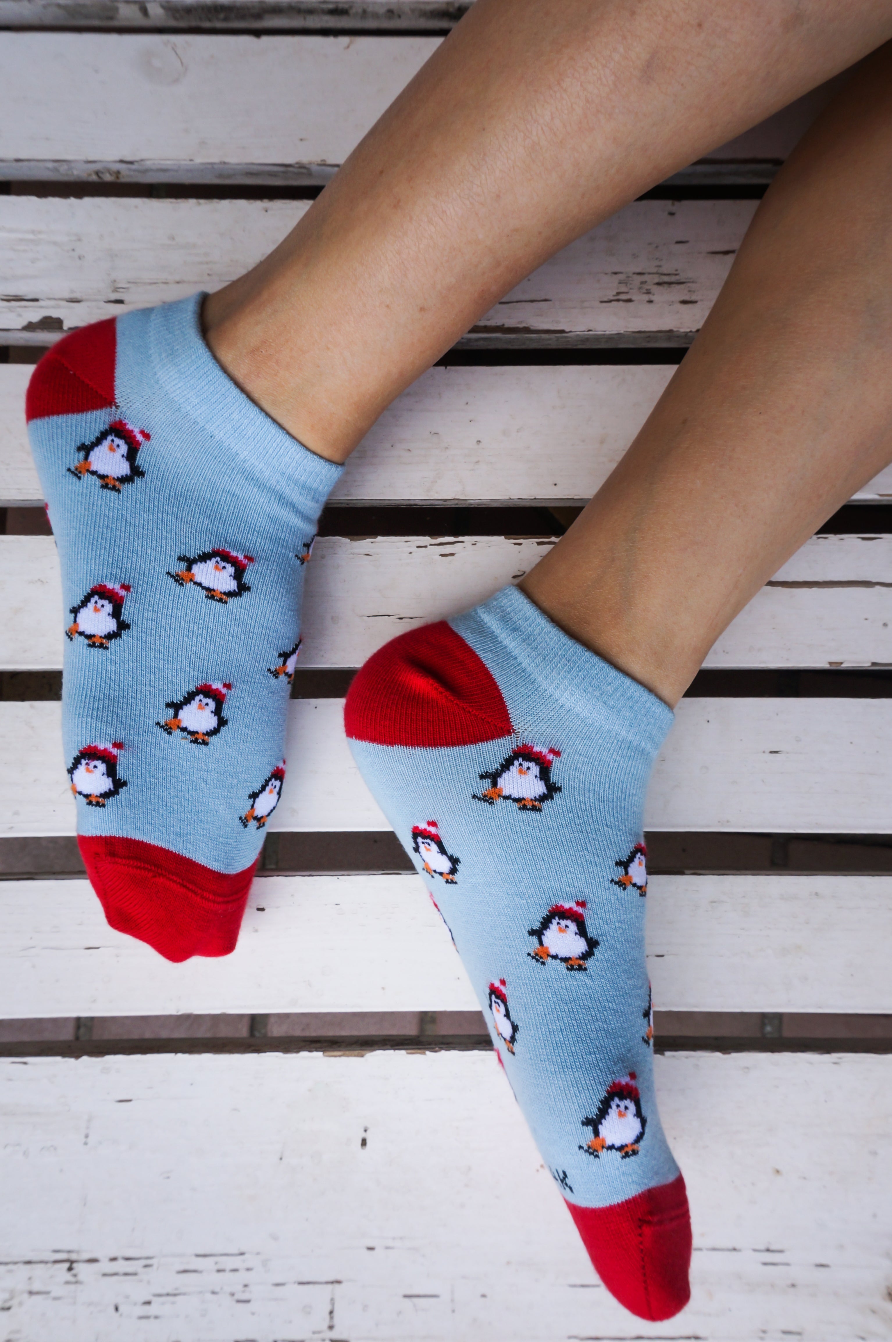 Penguin Snuggles Ankle Socks for Women