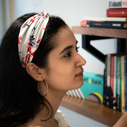 A touch of red hairband